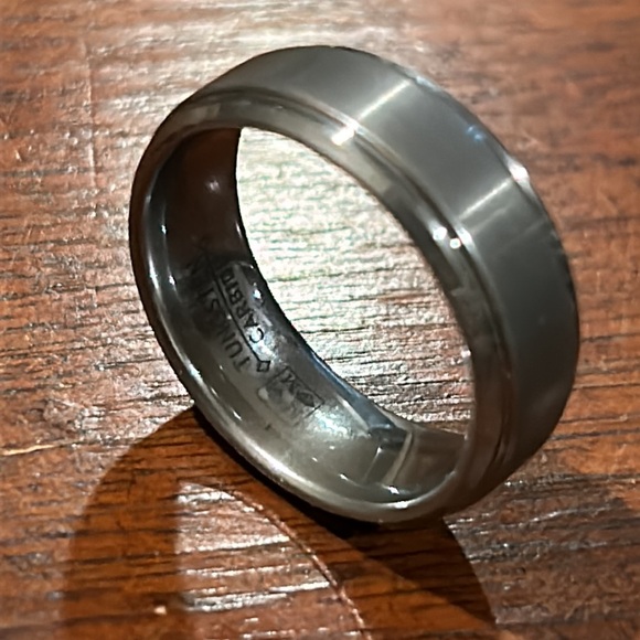Tungsten Carbide Men’s Ring. Size 10 - Picture 4 of 12
